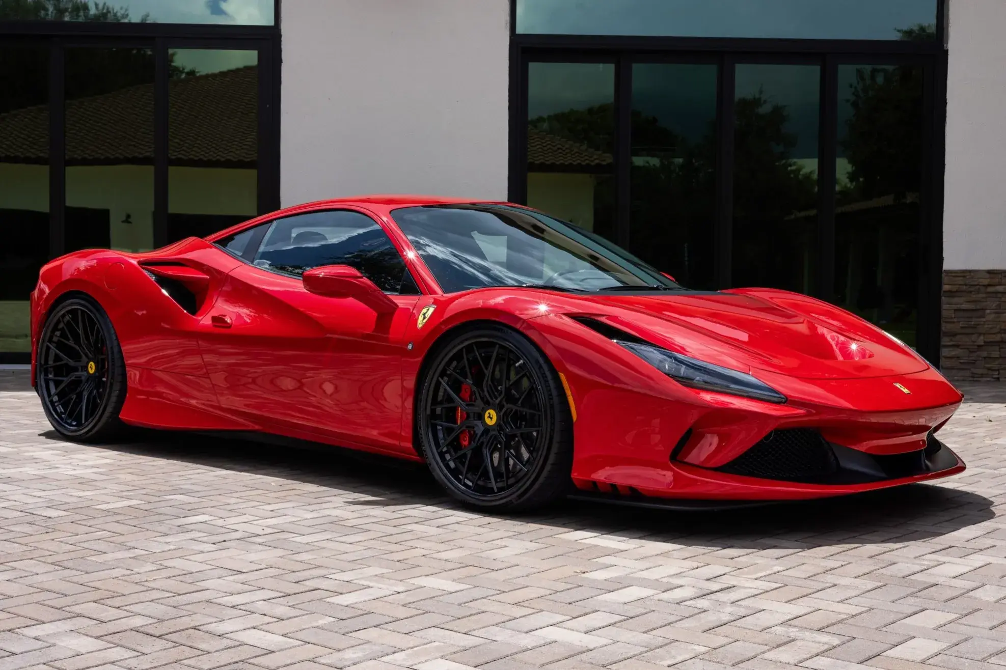 Ferrari F8 Tributo 2024