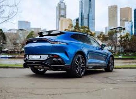 Aston Martin DBX707 2024